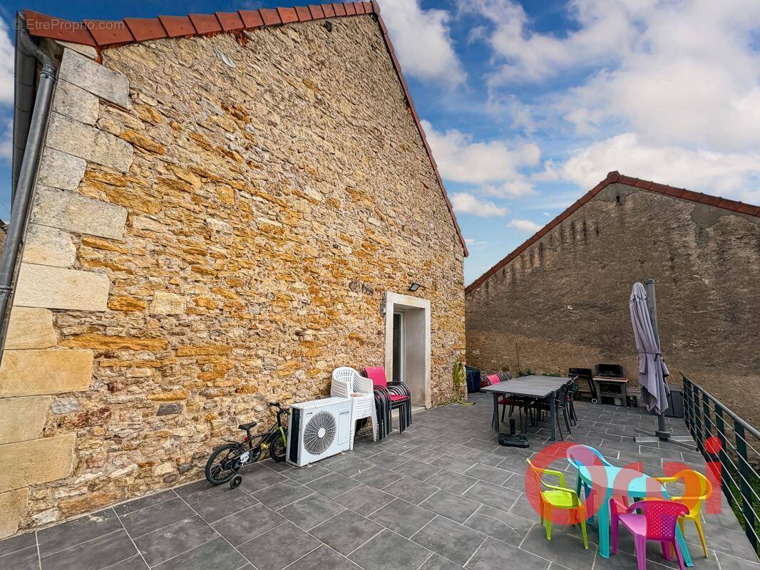 Maison à SAINT-AMAND-MONTROND