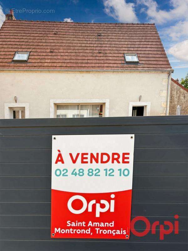 Maison à SAINT-AMAND-MONTROND