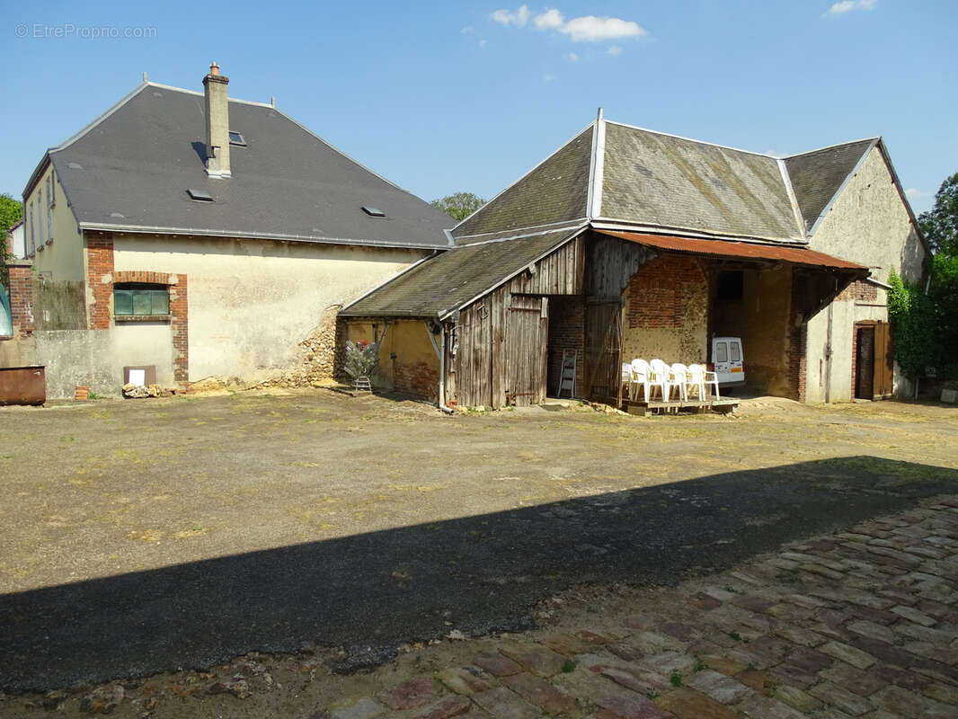 Maison à CHAMPROND-EN-GATINE