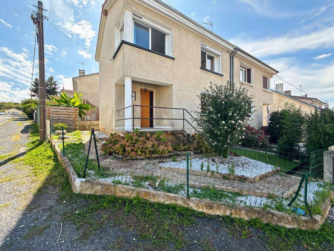 Maison à COULOUNIEIX-CHAMIERS