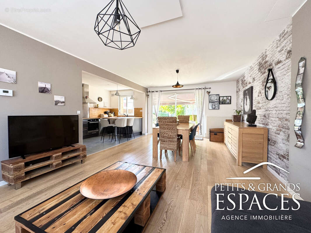 Maison à AULNOY-LEZ-VALENCIENNES