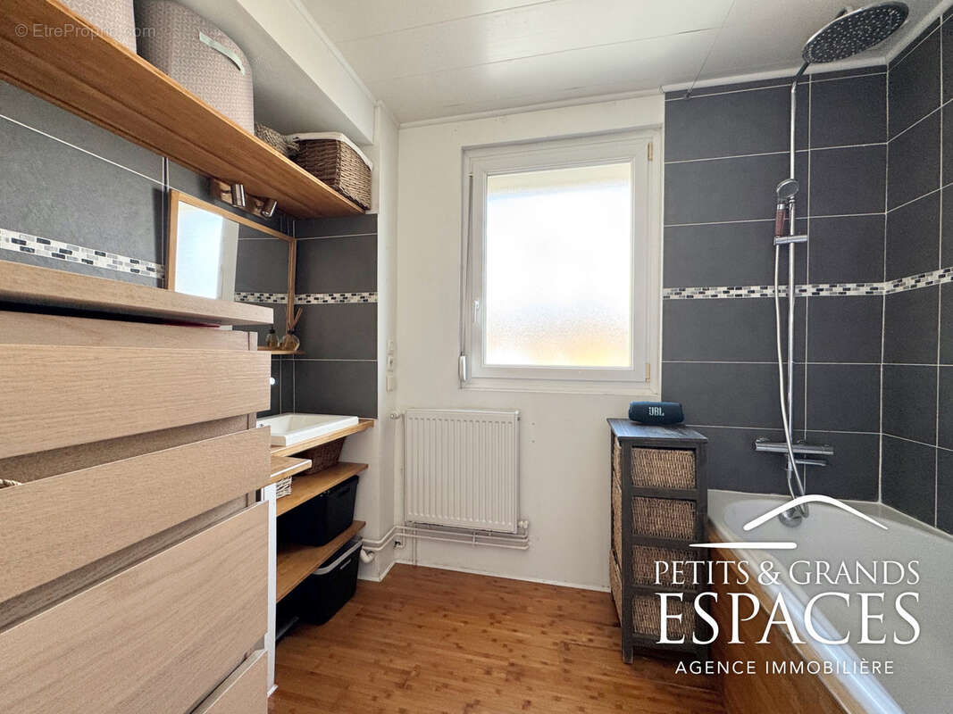 Maison à AULNOY-LEZ-VALENCIENNES