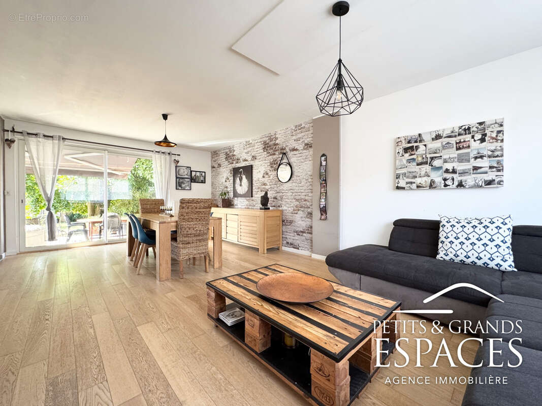 Maison à AULNOY-LEZ-VALENCIENNES