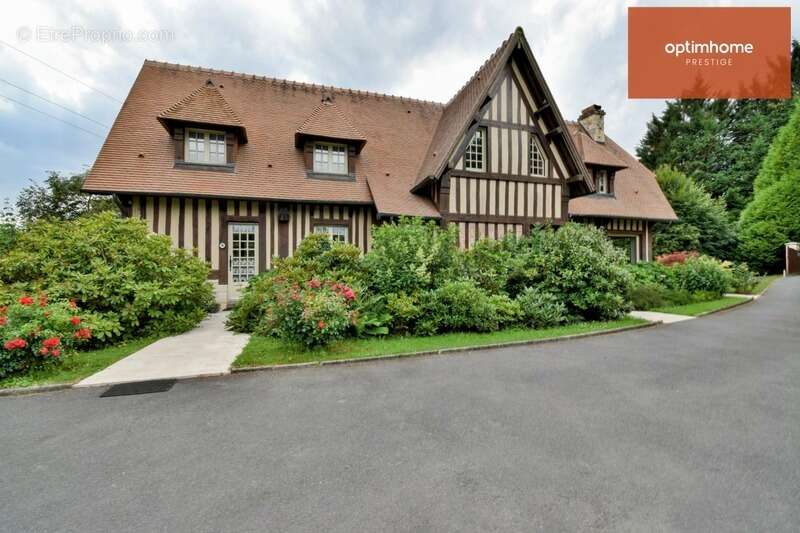 Maison à FAUGUERNON