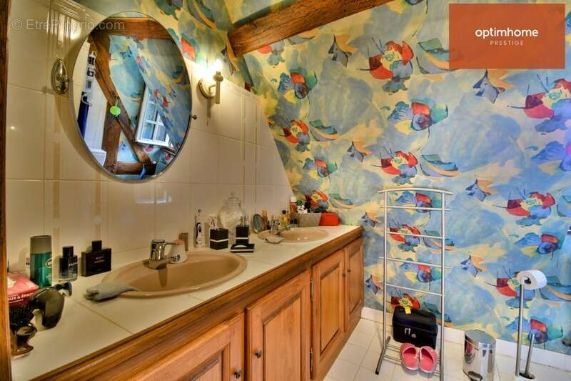 Maison à FAUGUERNON