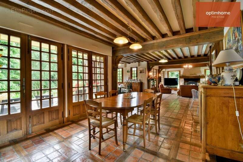 Maison à FAUGUERNON