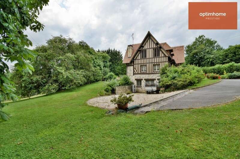 Maison à FAUGUERNON