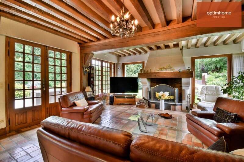 Maison à FAUGUERNON