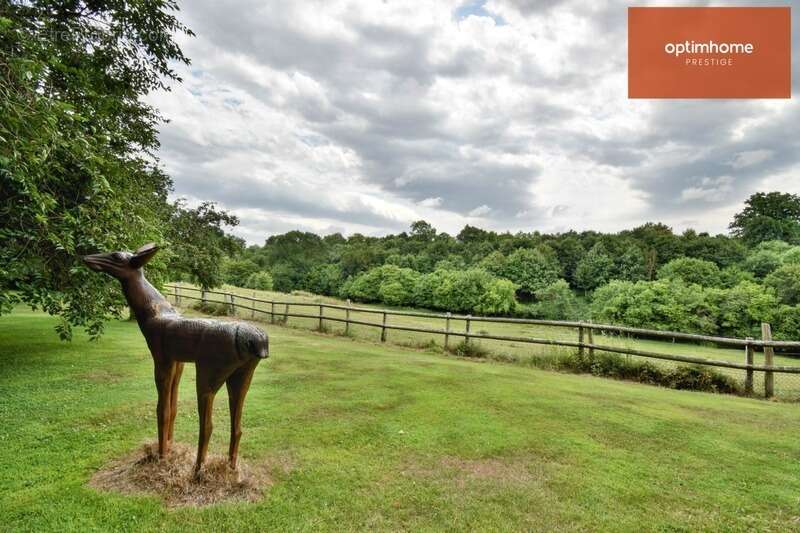 Maison à FAUGUERNON