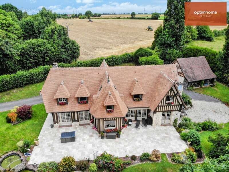 Maison à FAUGUERNON