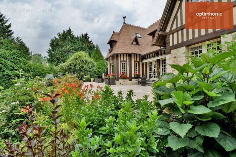 Maison à FAUGUERNON