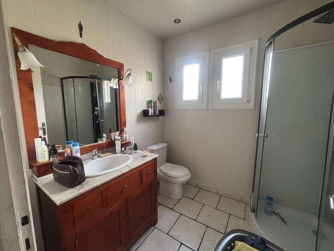 Maison à ALMENECHES