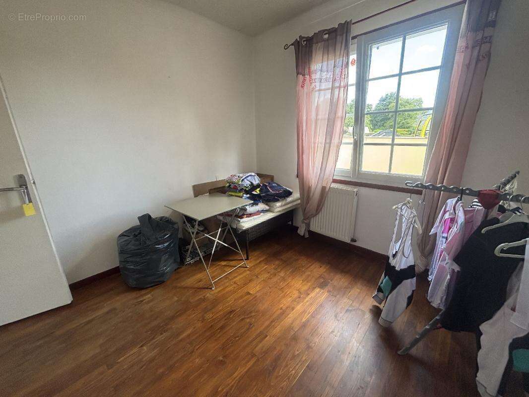 Maison à ALMENECHES