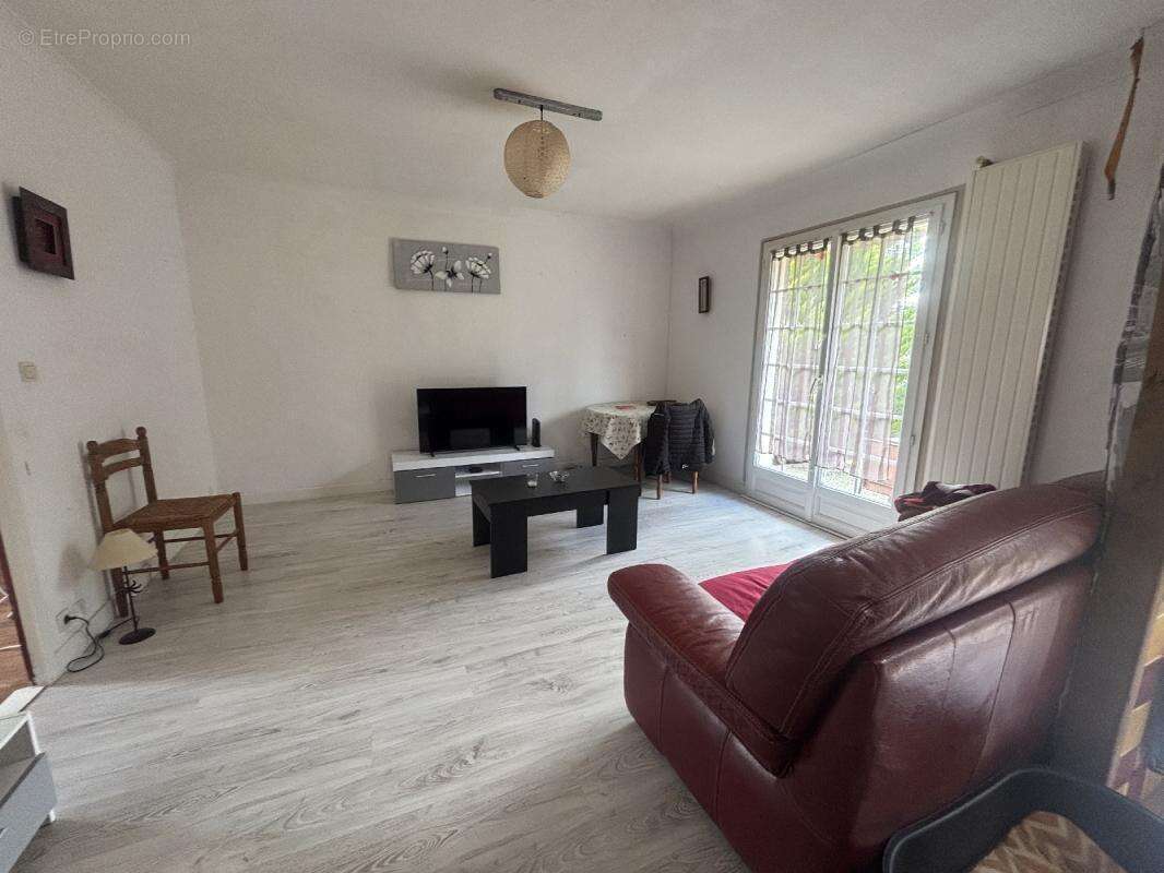 Maison à ALMENECHES