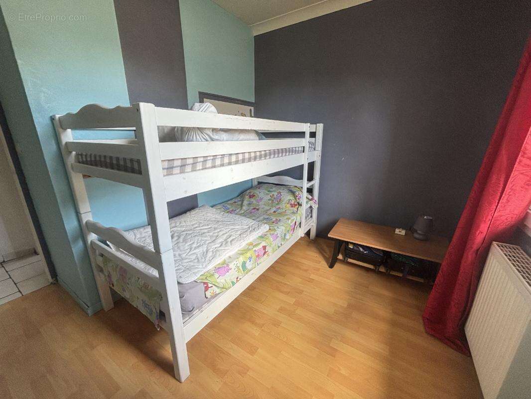 Maison à ALMENECHES