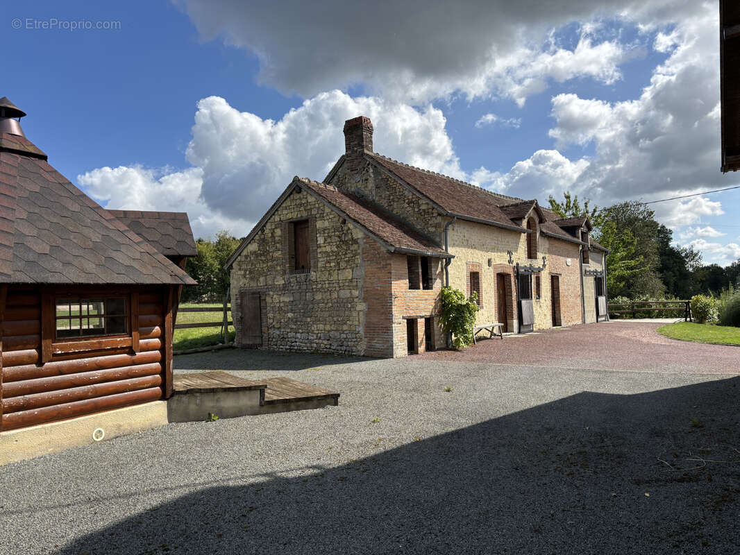 Maison à LE MELE-SUR-SARTHE