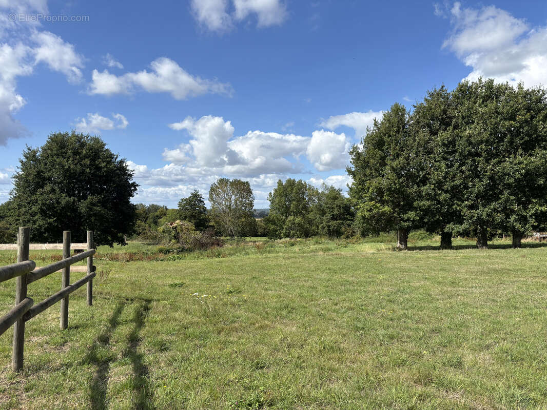 Maison à LE MELE-SUR-SARTHE