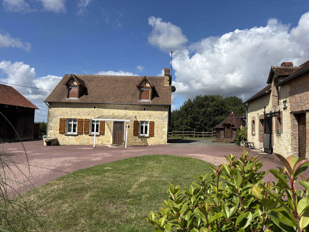Maison à LE MELE-SUR-SARTHE