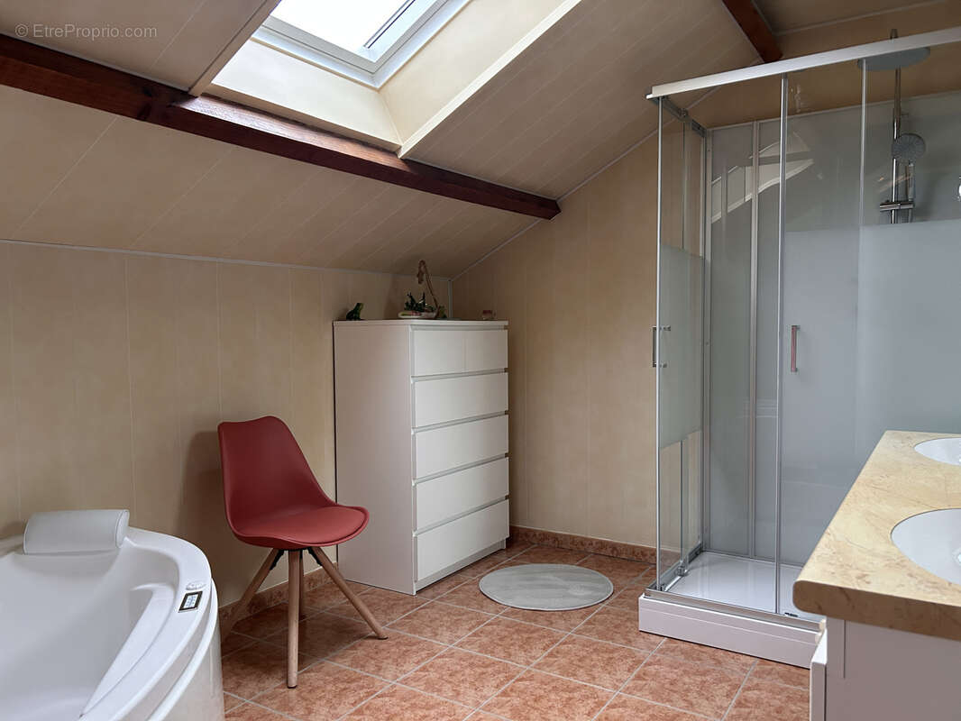 Maison à LE MELE-SUR-SARTHE