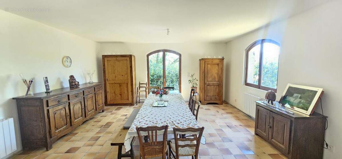 Maison à BRULLIOLES