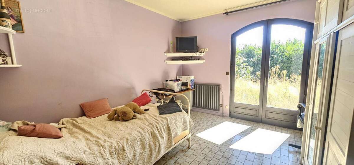 Maison à BRULLIOLES