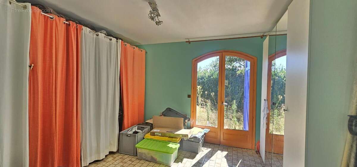 Maison à BRULLIOLES