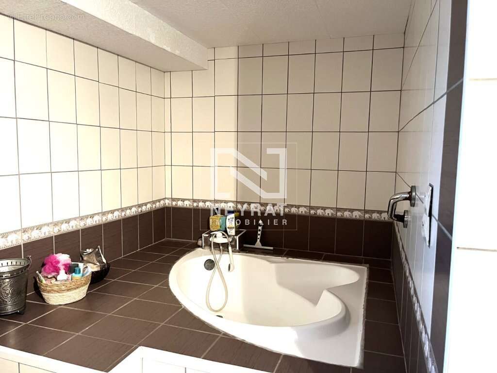 Maison à FARGES-LES-CHALON