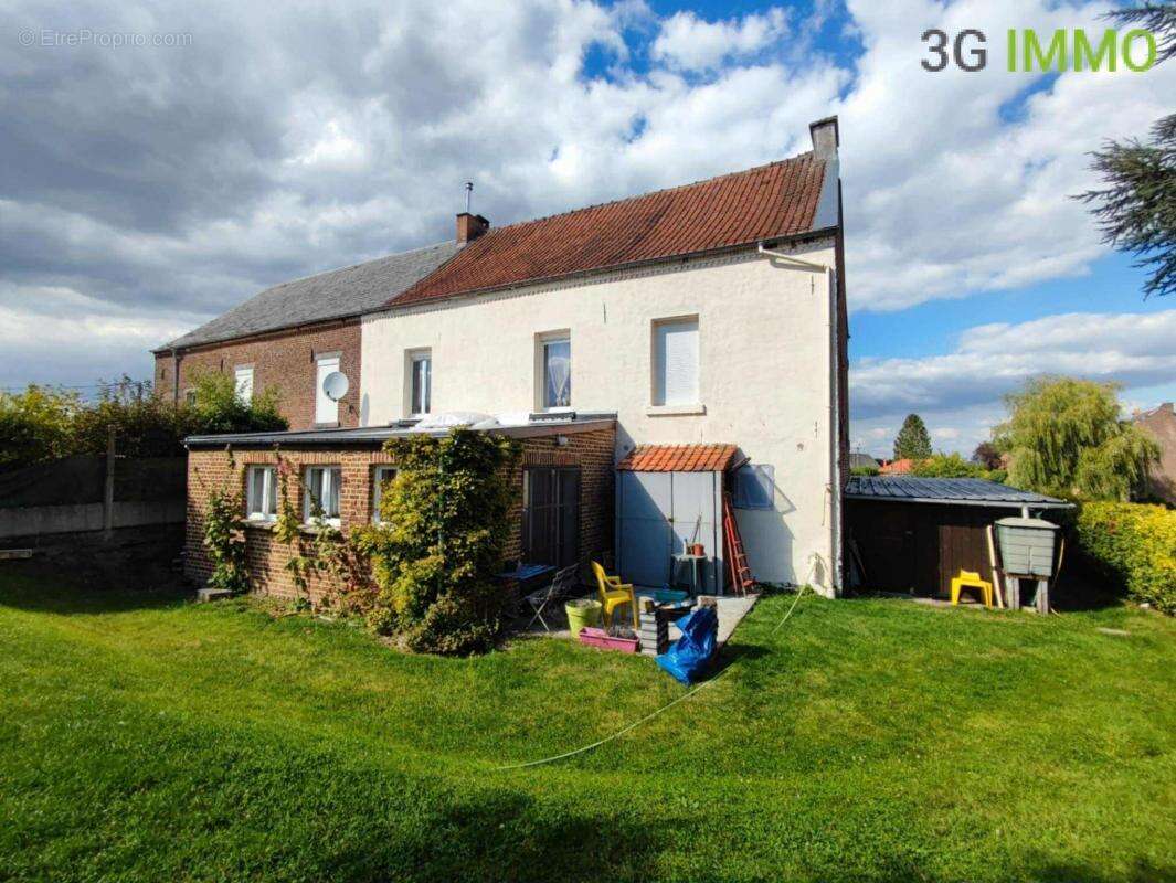 Maison à SOLRE-LE-CHATEAU