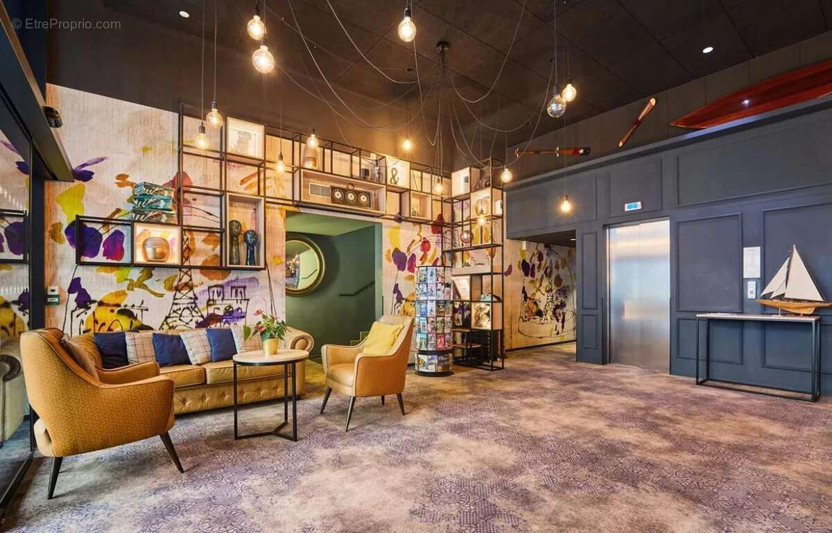 Appartement à PARIS-17E