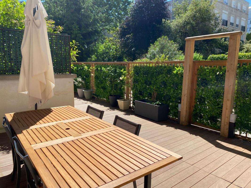 Appartement à NEUILLY-SUR-SEINE