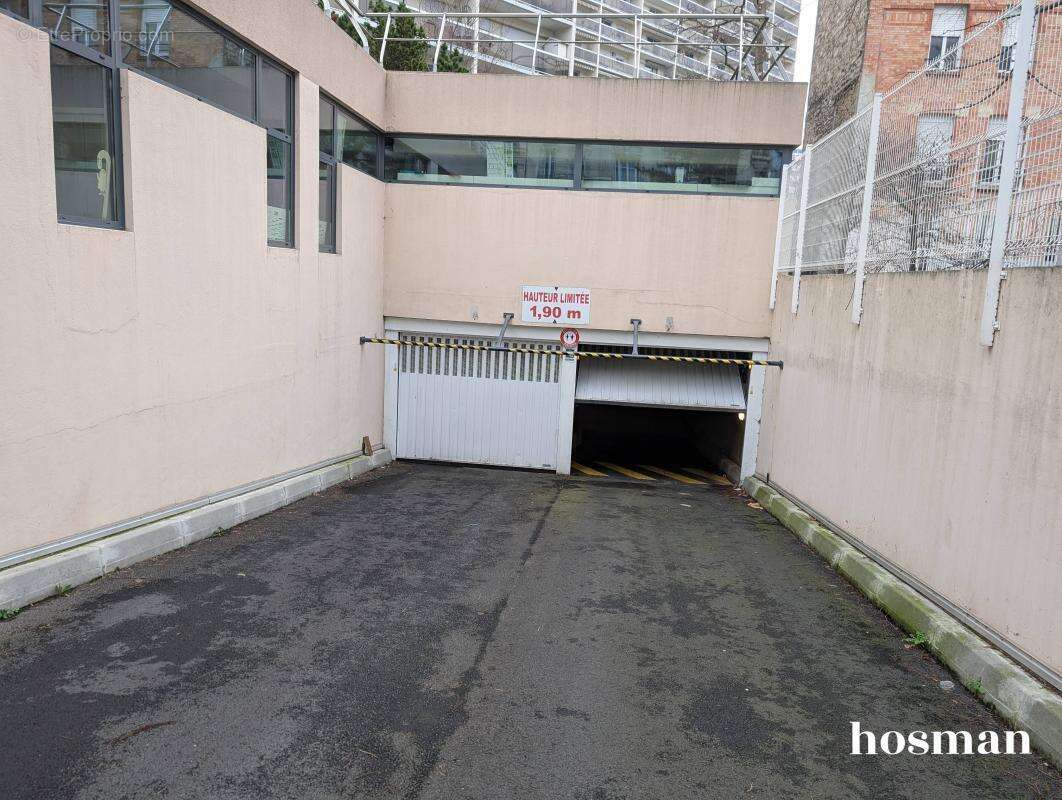 Parking à PARIS-12E