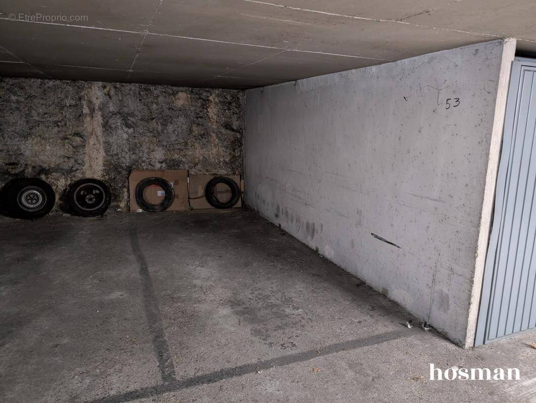 Parking à PARIS-12E