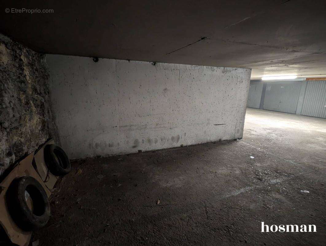 Parking à PARIS-12E