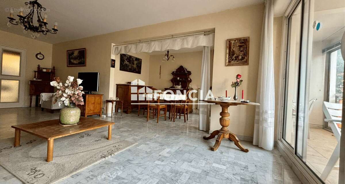 Appartement à HYERES