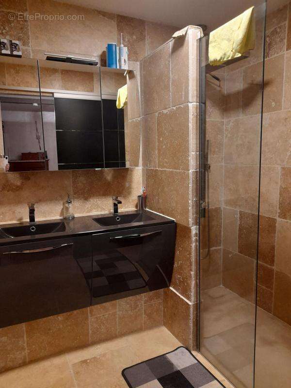 Appartement à VINON-SUR-VERDON