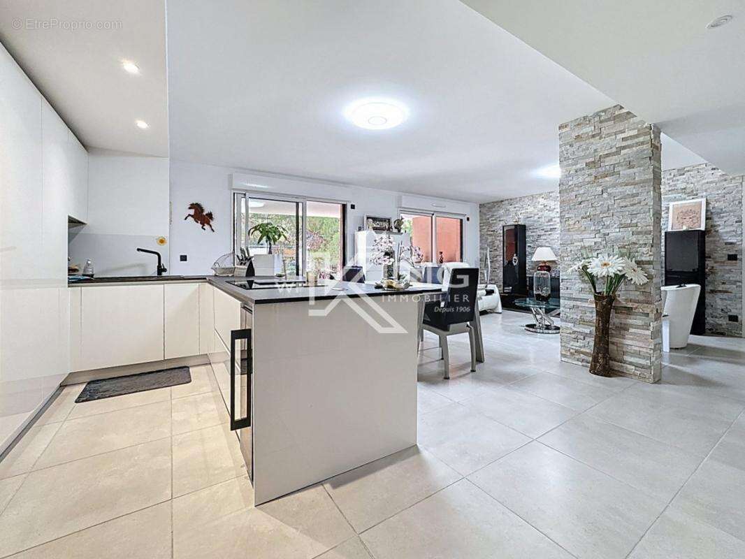 Appartement à FREJUS