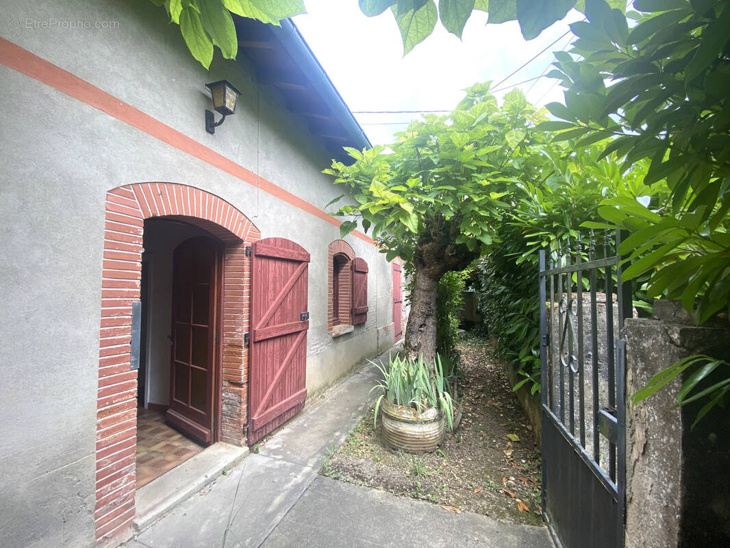 Maison à LAPEYROUSE-FOSSAT