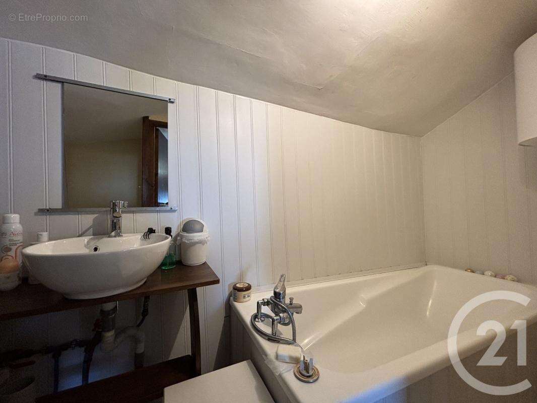 Maison à AIXE-SUR-VIENNE