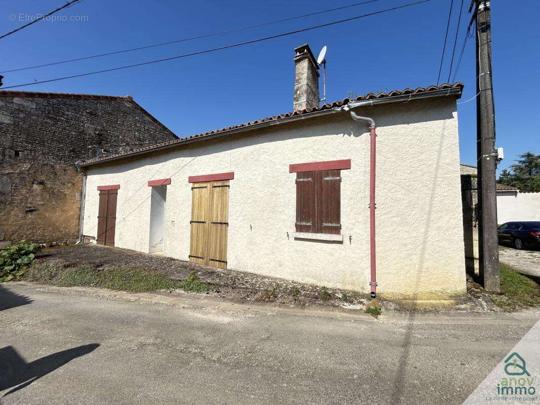 Appartement à SAINT-CYBARDEAUX