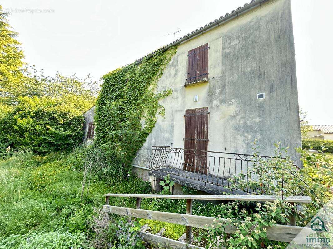 Appartement à SAINT-CYBARDEAUX
