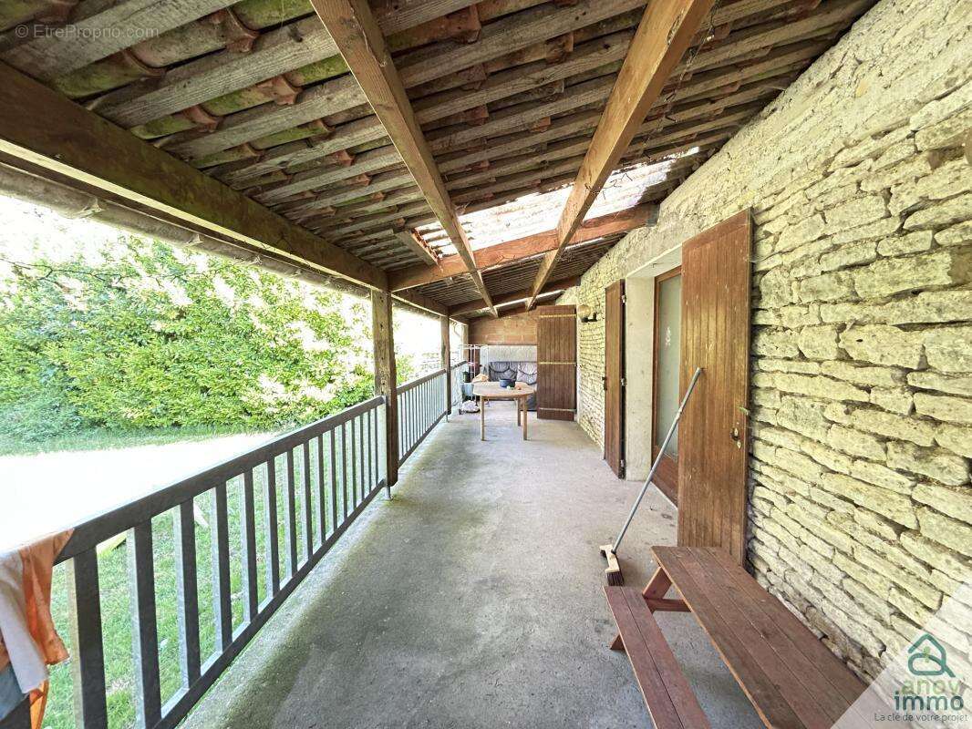 Appartement à SAINT-CYBARDEAUX