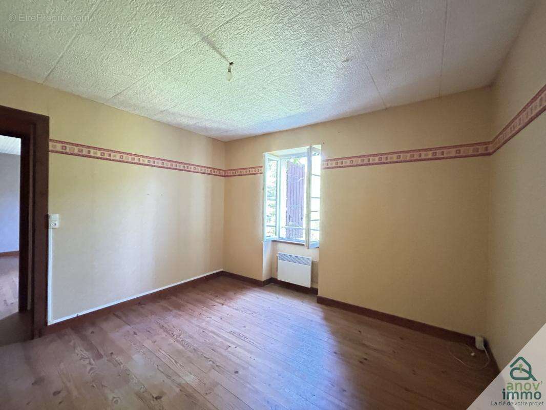 Appartement à SAINT-CYBARDEAUX