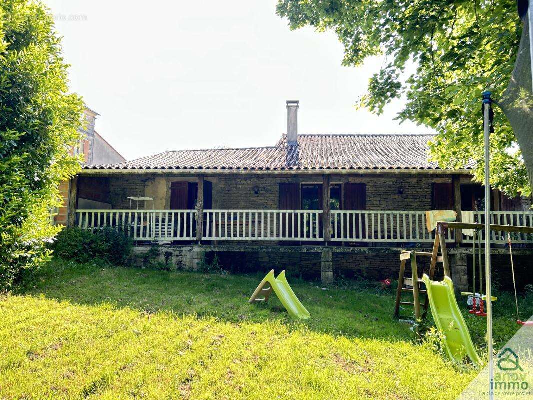 Appartement à SAINT-CYBARDEAUX
