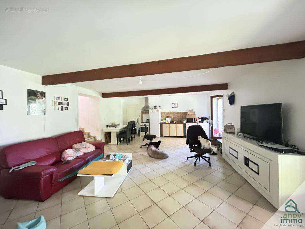 Appartement à SAINT-CYBARDEAUX