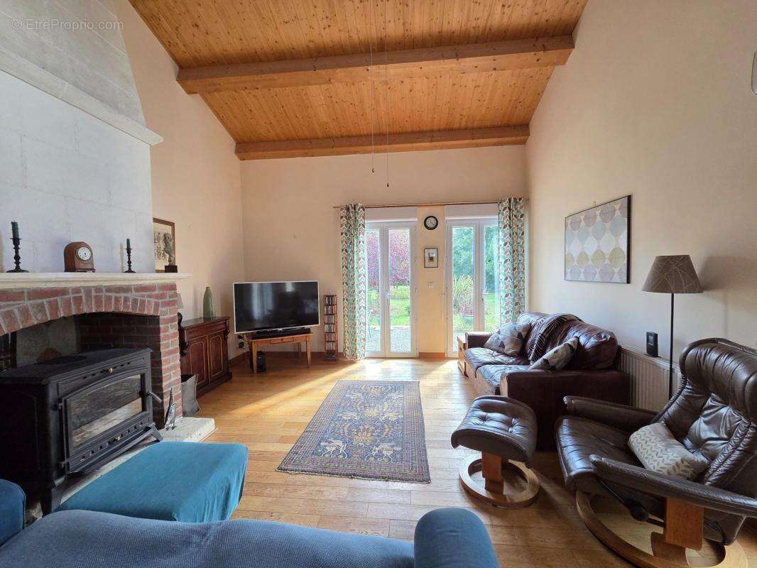 Maison à BERNAY-SAINT-MARTIN