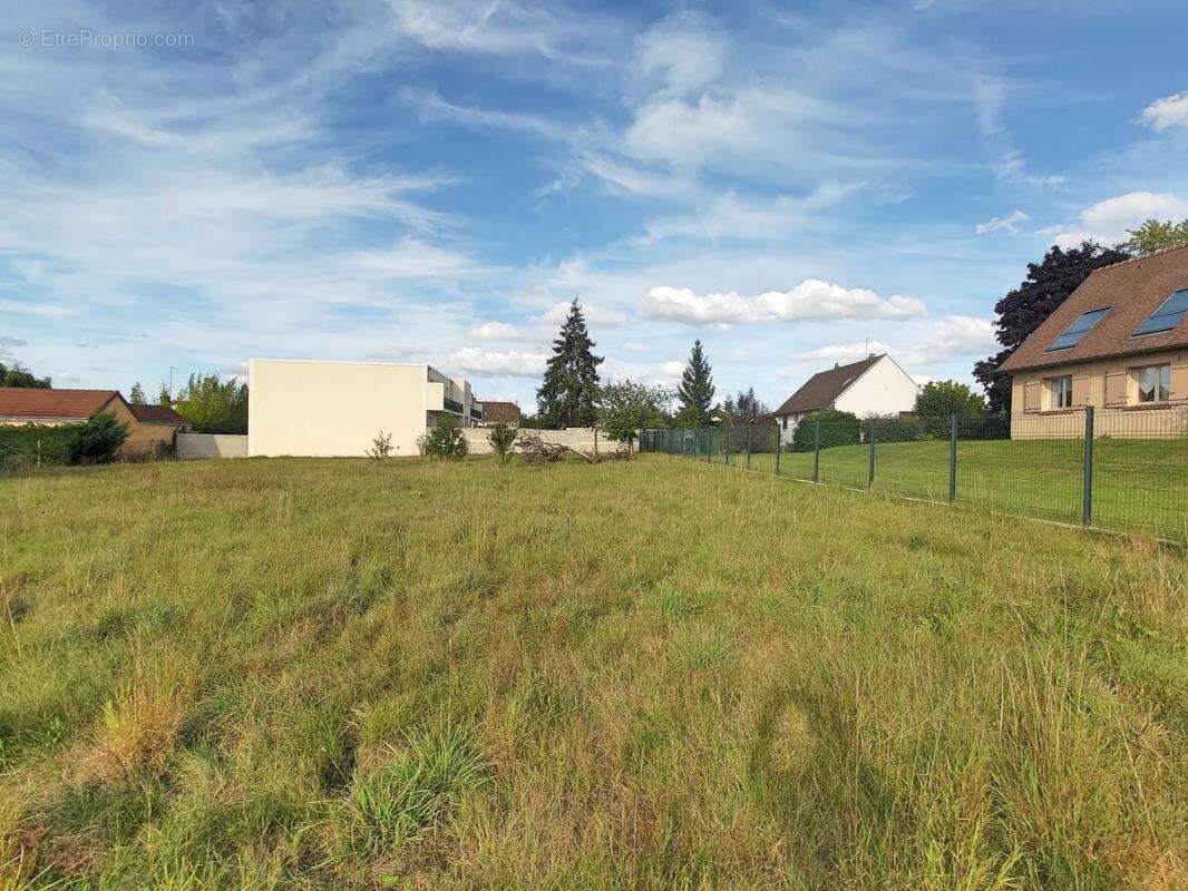 Terrain à FRENEUSE