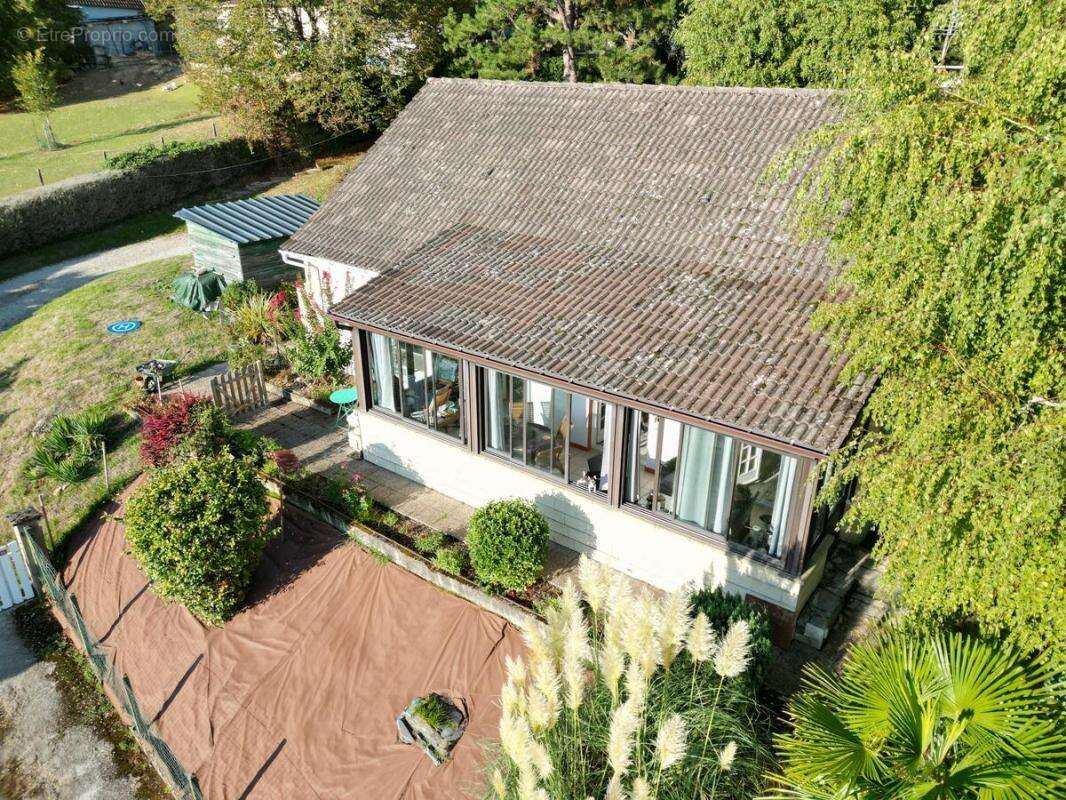 Maison à LE LARDIN-SAINT-LAZARE