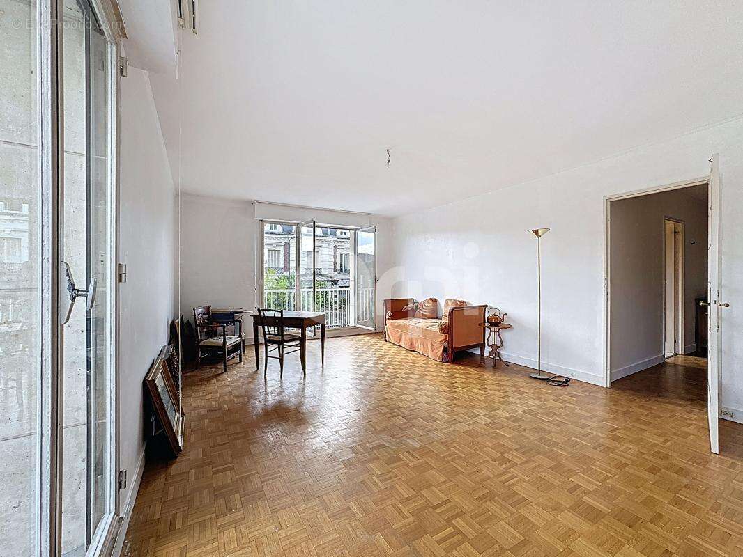 Appartement à FONTENAY-SOUS-BOIS