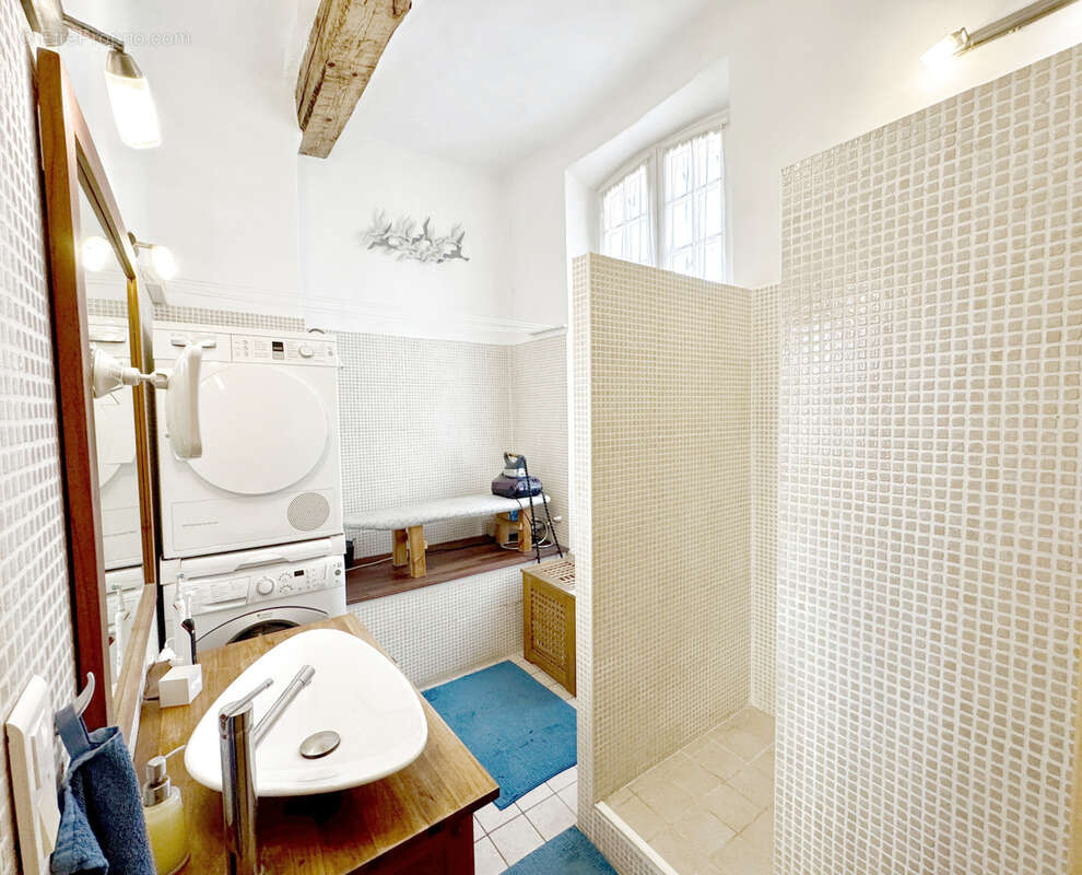 Appartement à MARSEILLE-2E