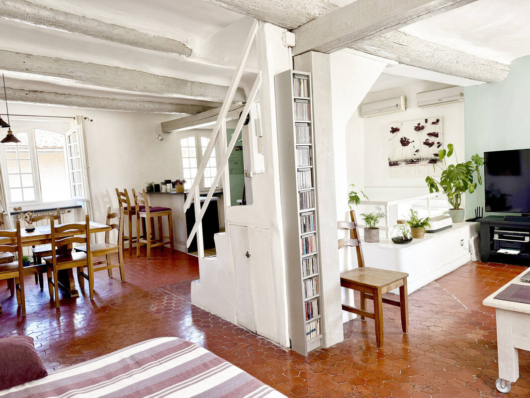 Appartement à MARSEILLE-2E